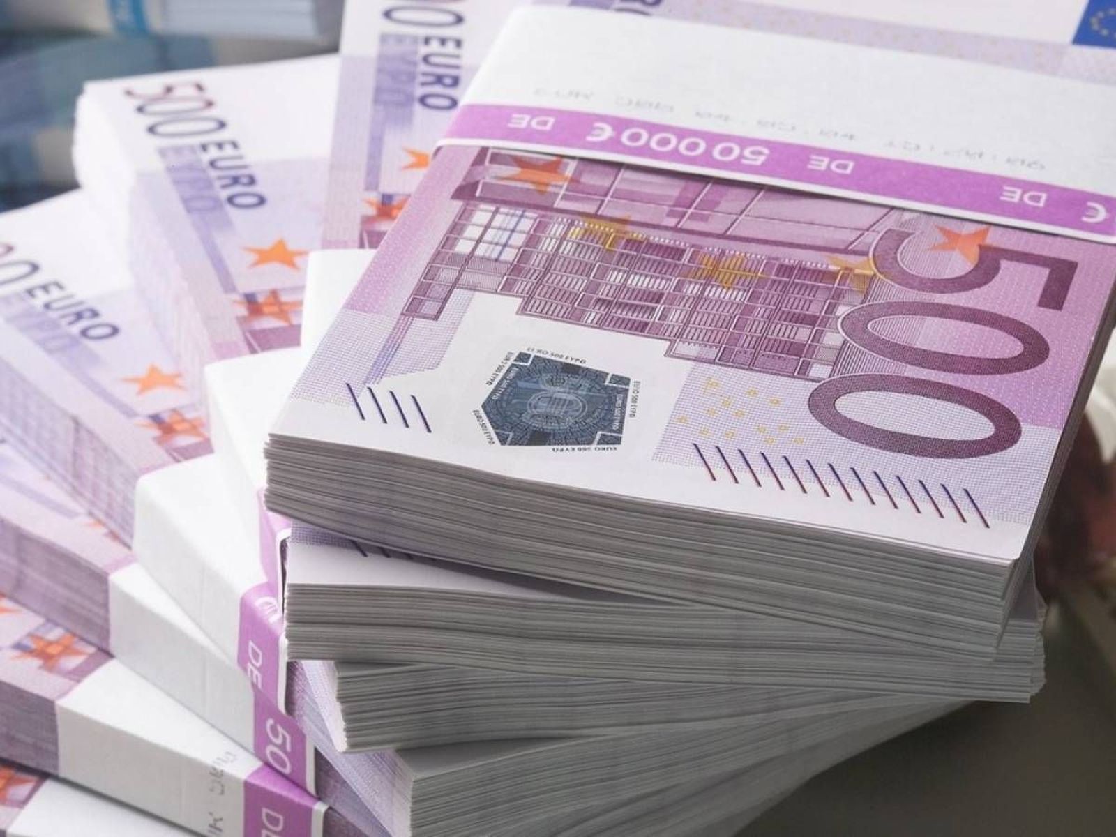 El número de billetes de 500 euros se hunde a mínimos históricos desde 2002