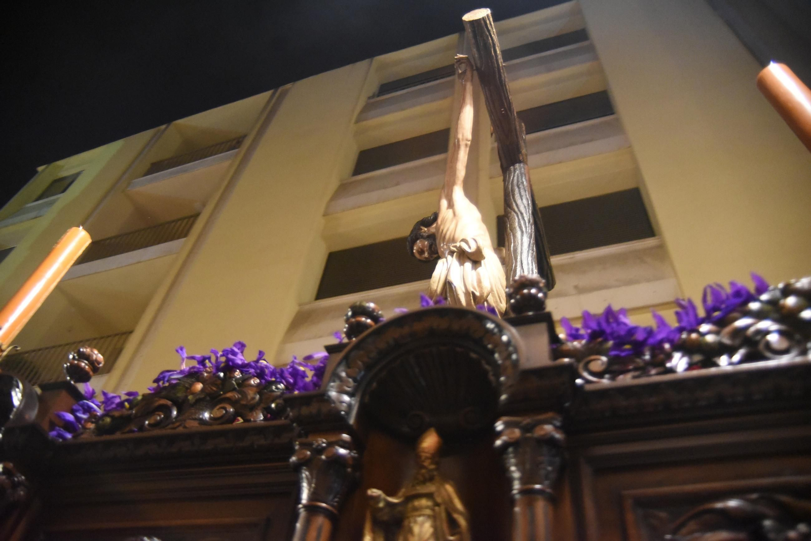 La procesión de la Buena Muerte en la Madrugada de Córdoba, en imágenes