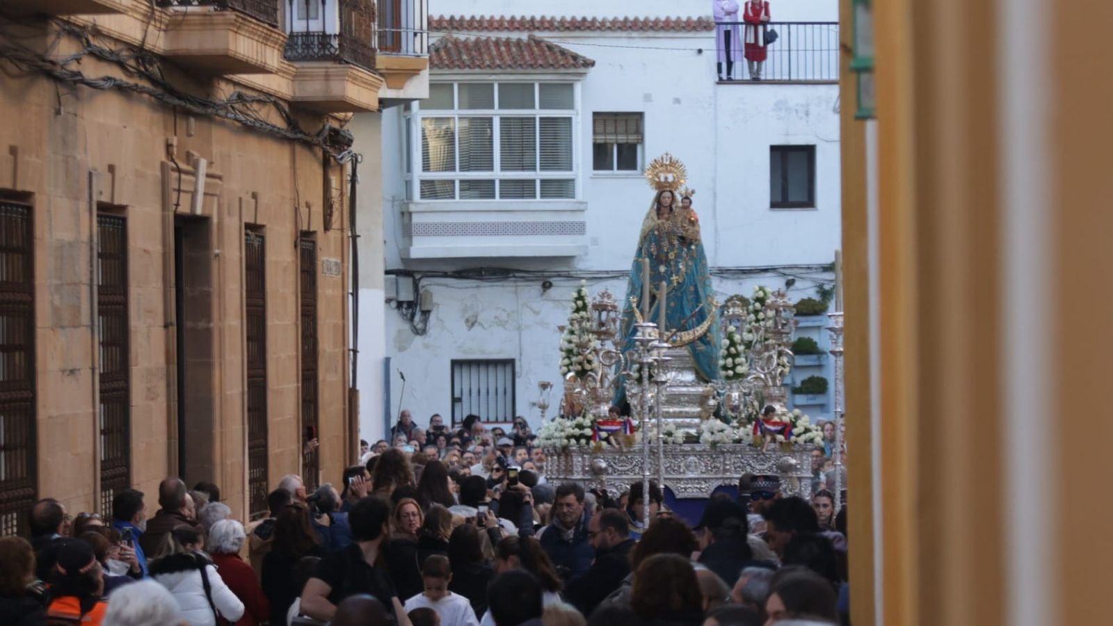 Otro momento de la procesión de la Virgen de la Luz.