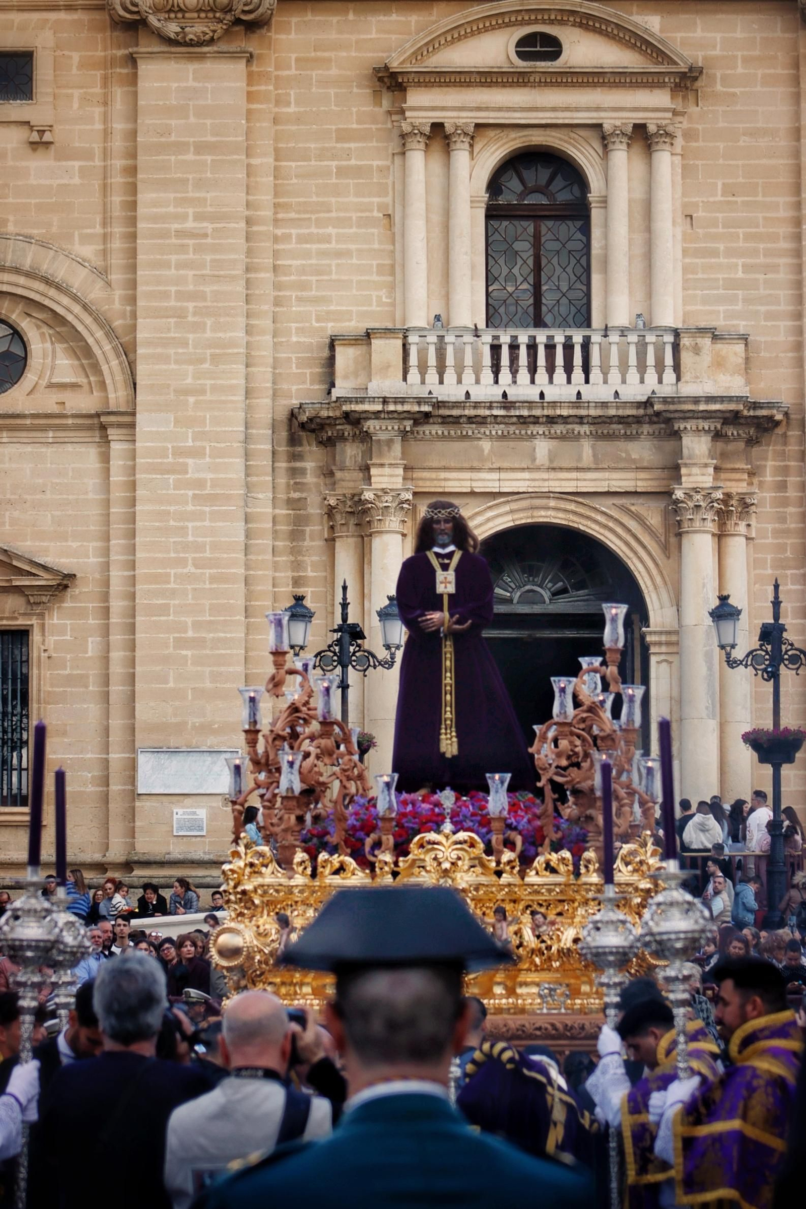 Las imágenes de la salida del Medinaceli en la Semana Santa de Chiclana 2025