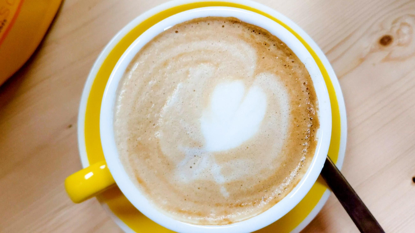 Una taza de café puede revivir a cualquiera por la mañana