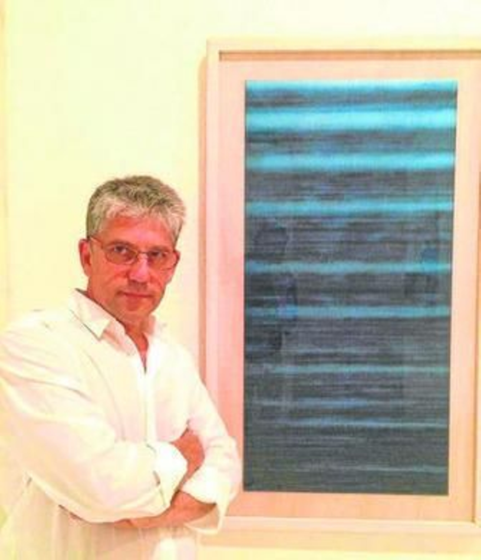 Antonio de Diego Arias con una de sus obras.