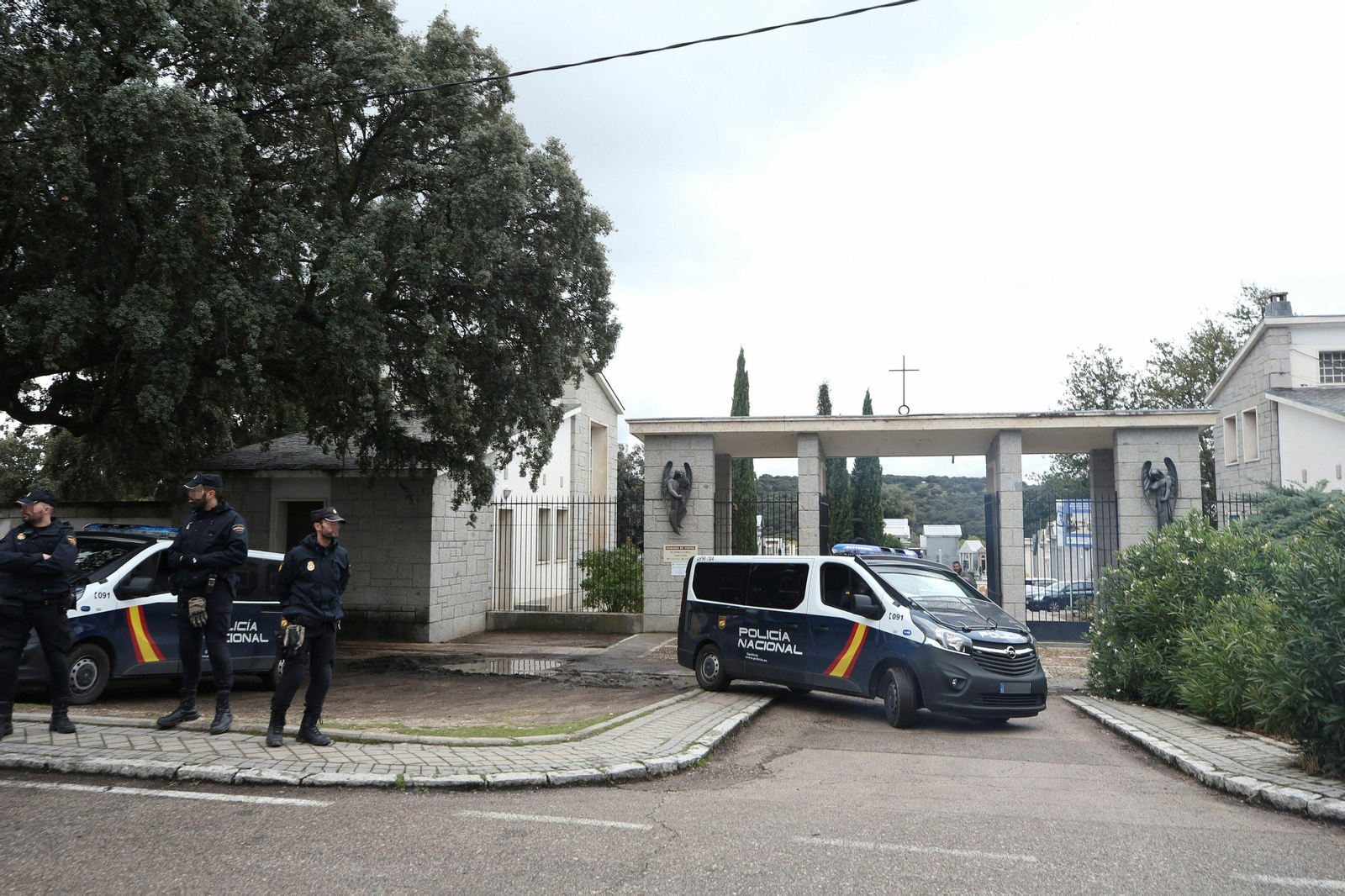 Preparativos en el Valle de los Caídos para la exhumación de Franco
