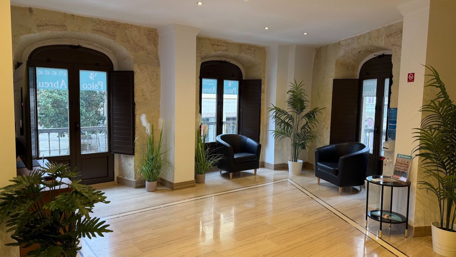 Gabinete de psicología líder PsicoAbreu abre una gran clínica en Granada