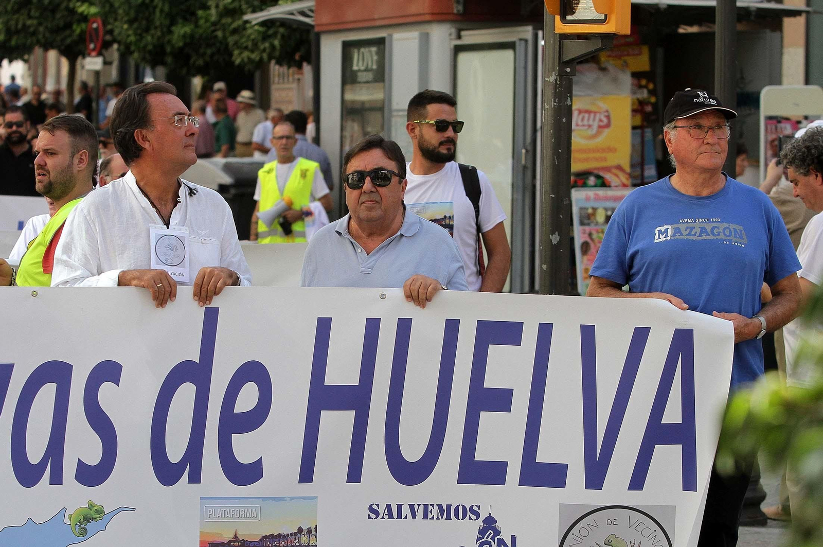 Imágenes de la manifestación "Salvemos las Playas de Huelva"