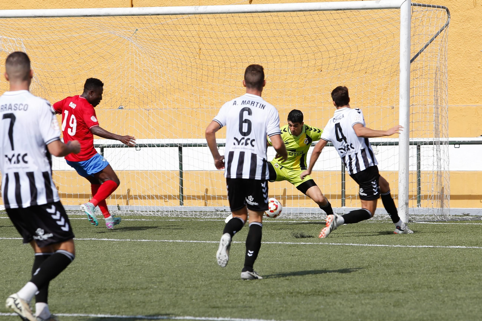 Las fotos del Estepona-Balona de Segunda Federación (4-0)