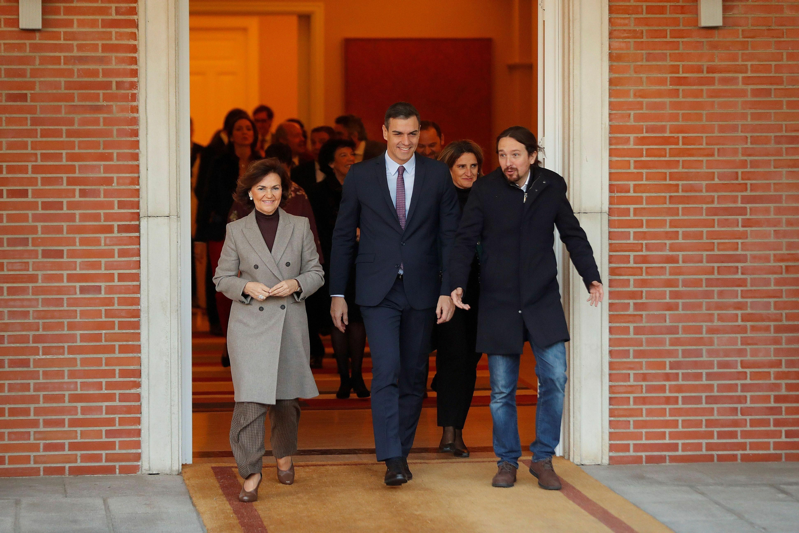 Pedro Sánchez, Carmen Calvo y Pablo Iglesias salen del primer Consejo de Ministros Pedro Sánchez, Carmen Calvo y Pablo Iglesias salen del primer Consejo de Ministros
