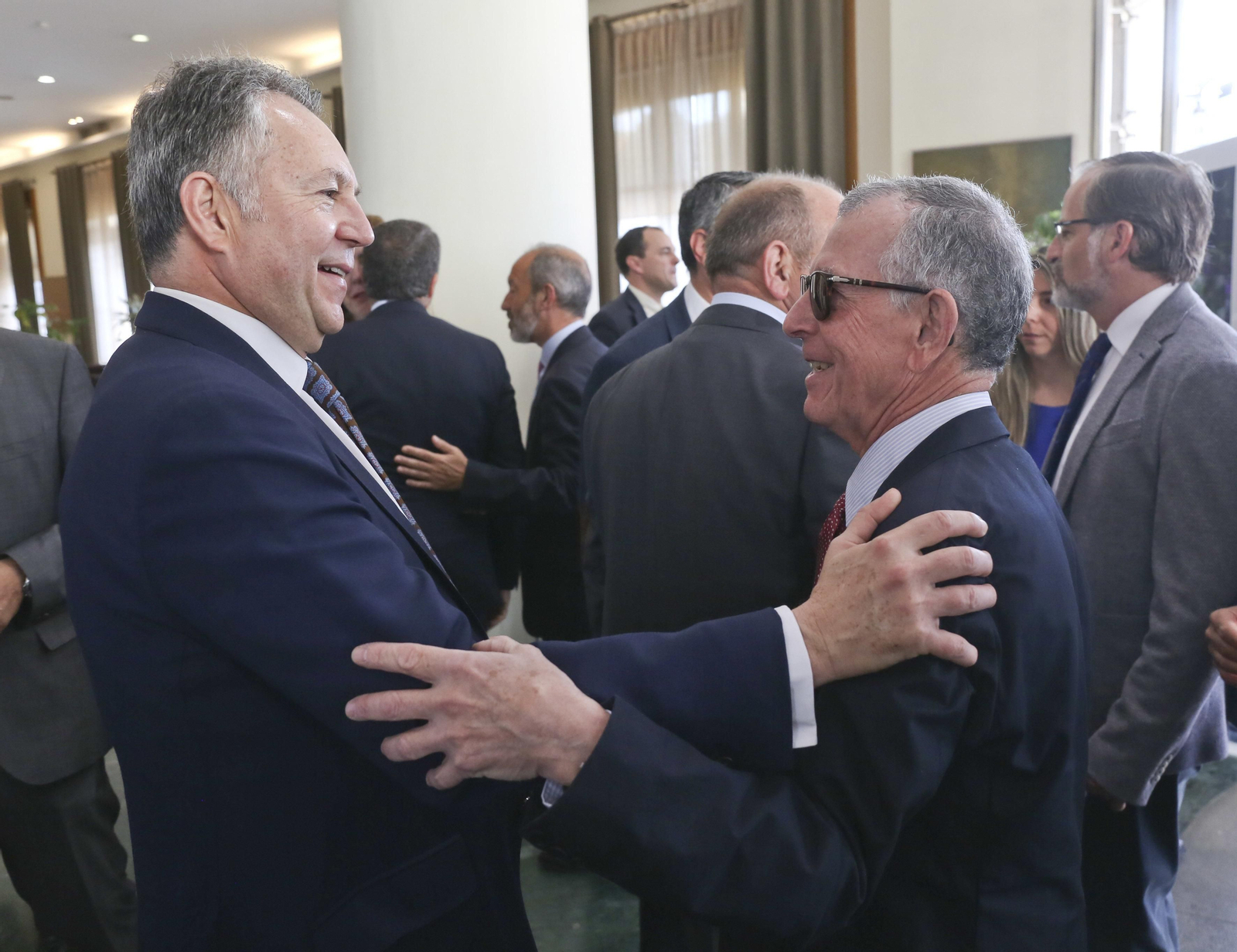 Las imágenes del desayuno-coloquio con Isabel García Tejerina