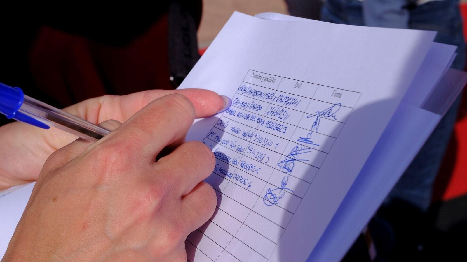 Las firmas junto con el escrito se van a registrar en la Delegación de Desarrollo Educativo de la Junta de Andalucía en los próximos días