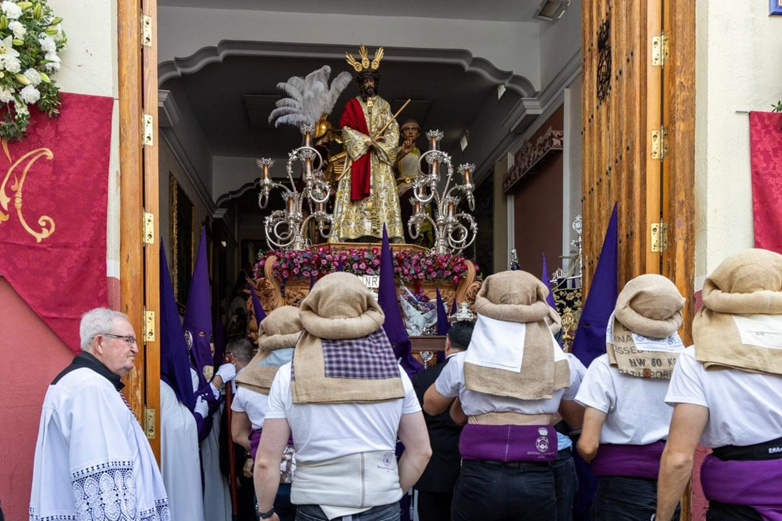 Los jiennenses arropan a las tres cofradías de la tarde en un Domingo de Ramos más caluroso de lo esperado (I)