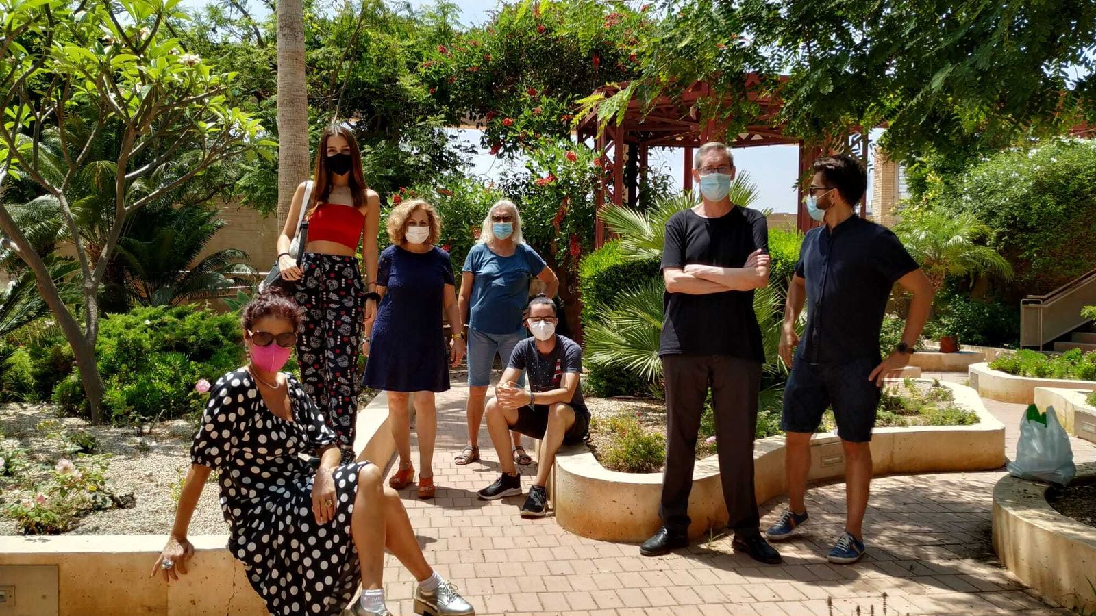 Carmen K. Salmerón, directora y guionista., Estrella Witte,  María R. Giménez, María Serrano, Juanjo Zanoletty y Carlos Vives.