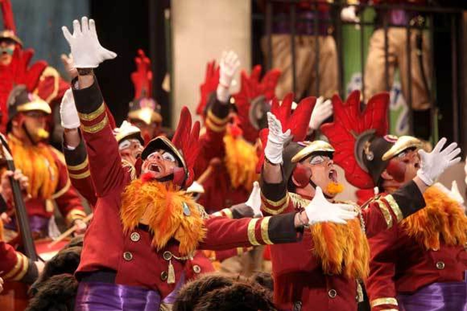 El primer premio se defiende a cañonazos