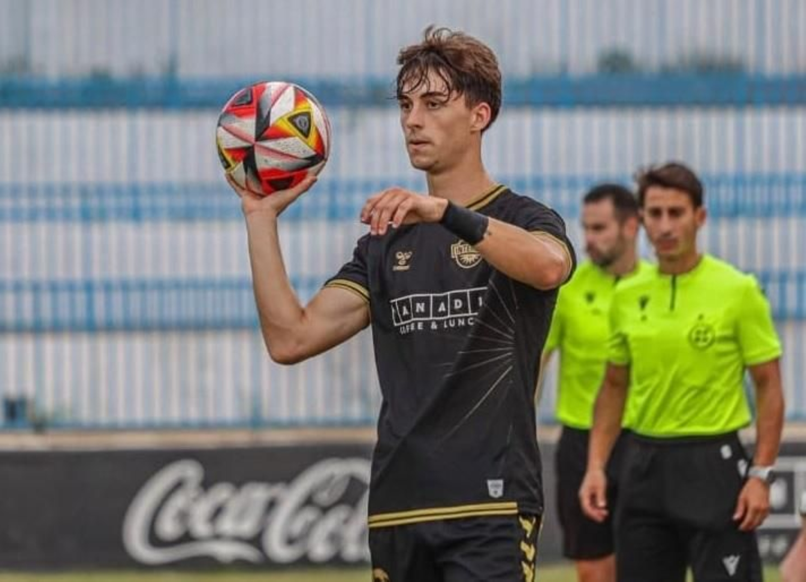 Leo Vázquez, en un partido con el Intercity. Leo Vázquez, en un partido con el Intercity.