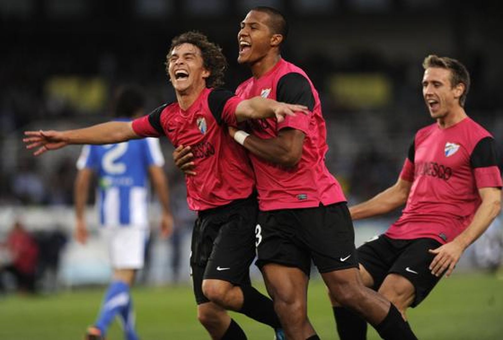 La Real Sociedad gana al Málaga tras una espectacular remontada (3-2)

Foto: Javier Etxezarreta / Efe