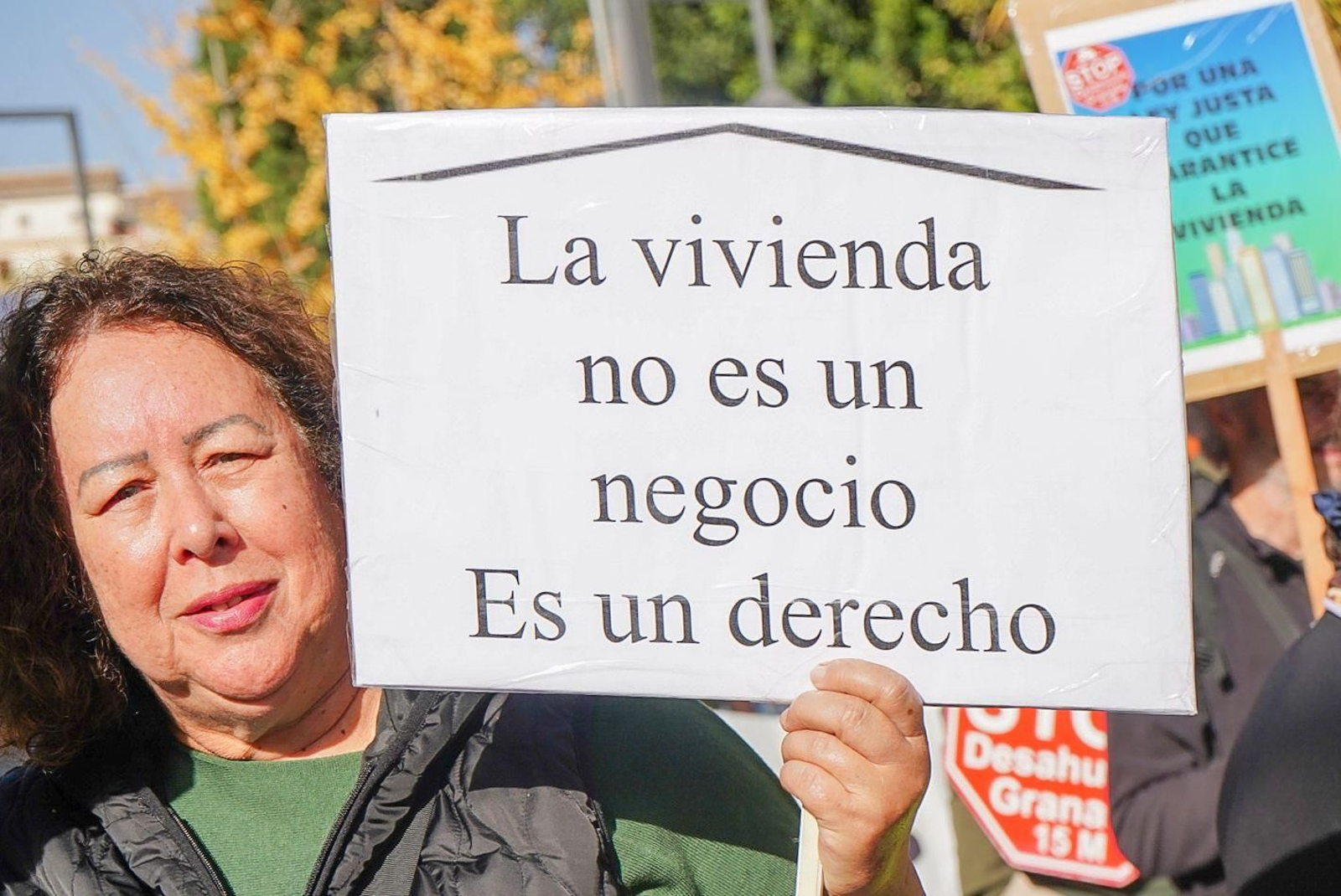 Todas las imágenes de la manifestación de Granada contra el "negocio de la vivienda"