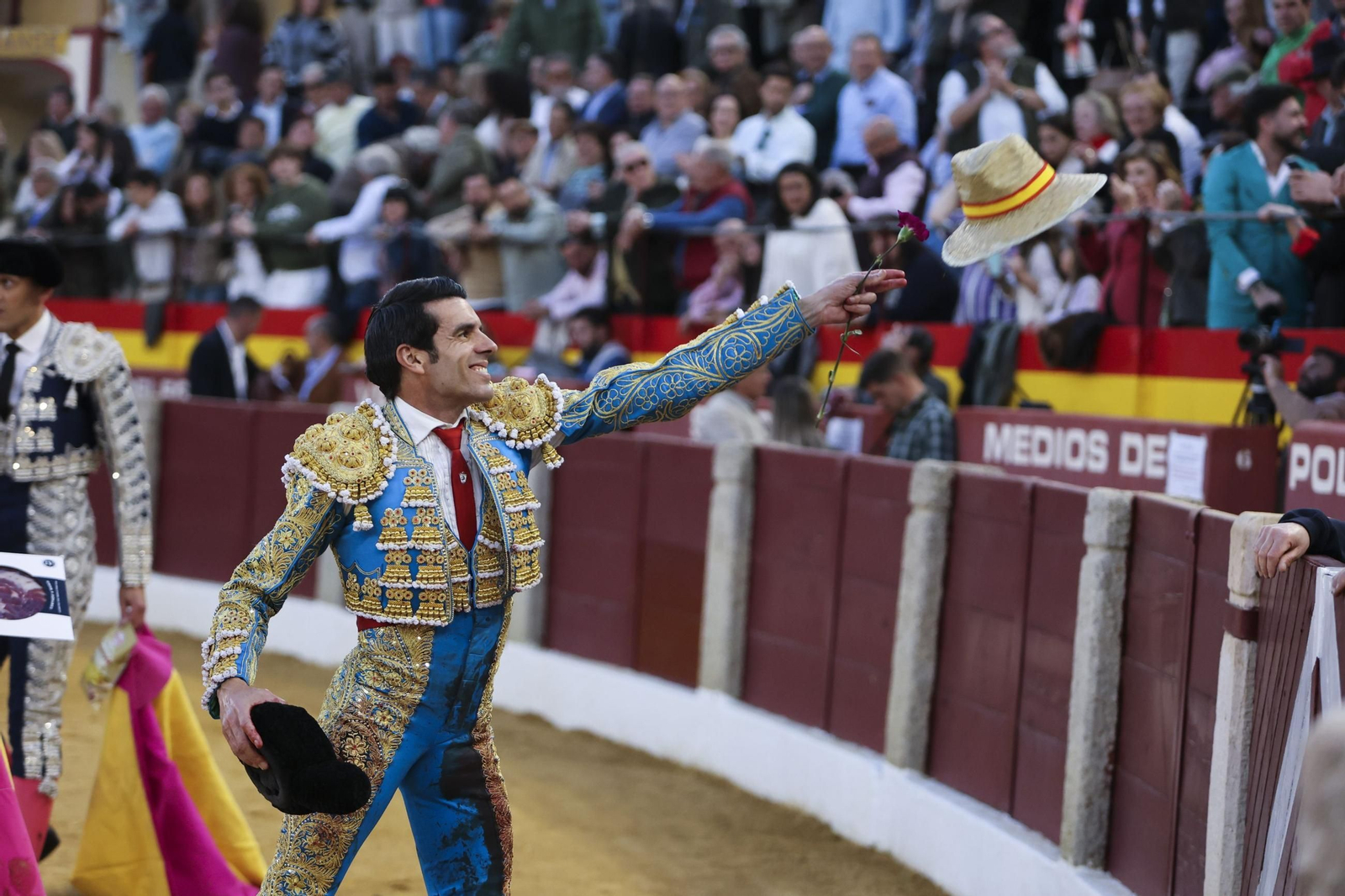 Las fotos de la vuelta a los ruedos de Morante de La Puebla en Almendralejo