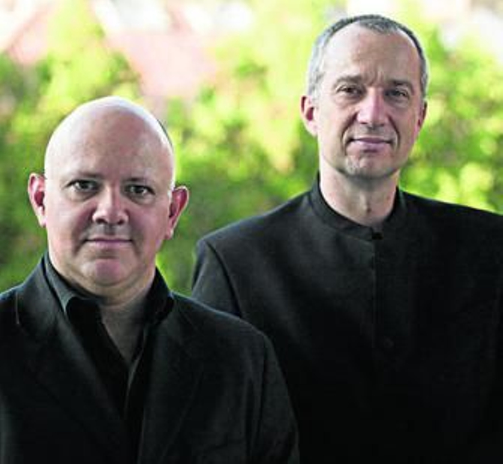 El tenor José Pizarro (izquierda) junto al pianista David Aijón.