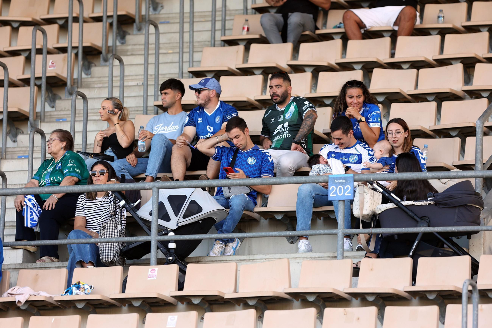 Búscate en el Xerez DFC contra el Yeclano Deportivo en Chapín