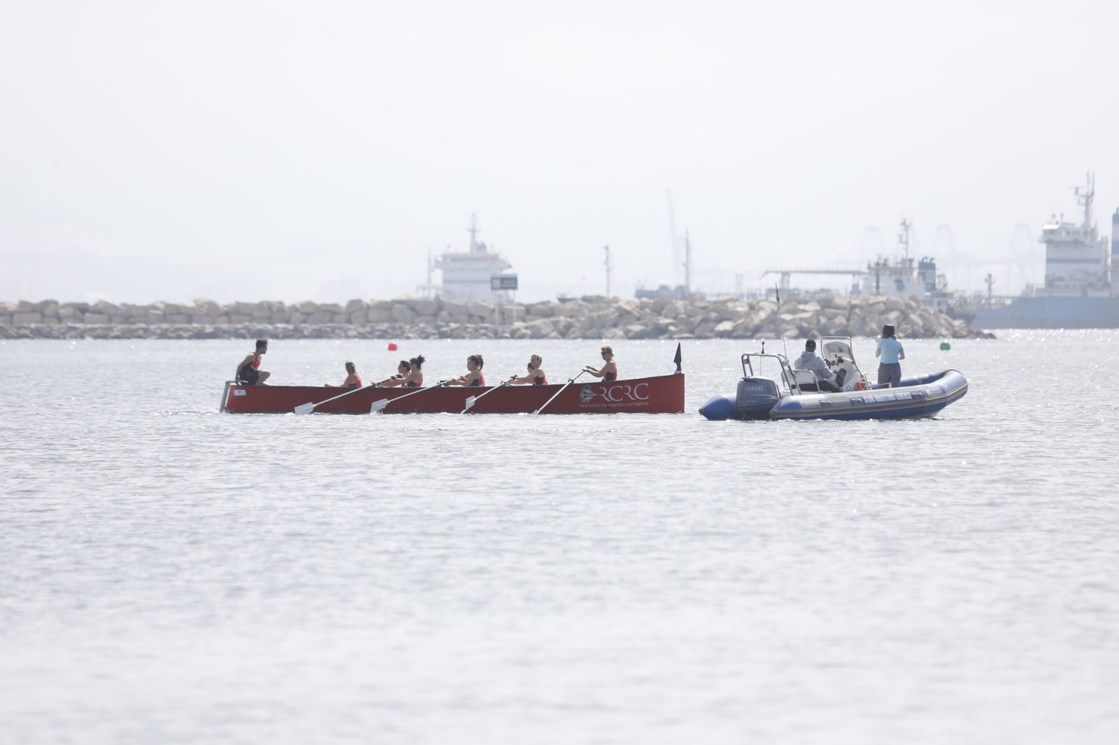 Las fotos de la primera jornada del Campeonato de España de remo en banco fijo LLaut de La Línea