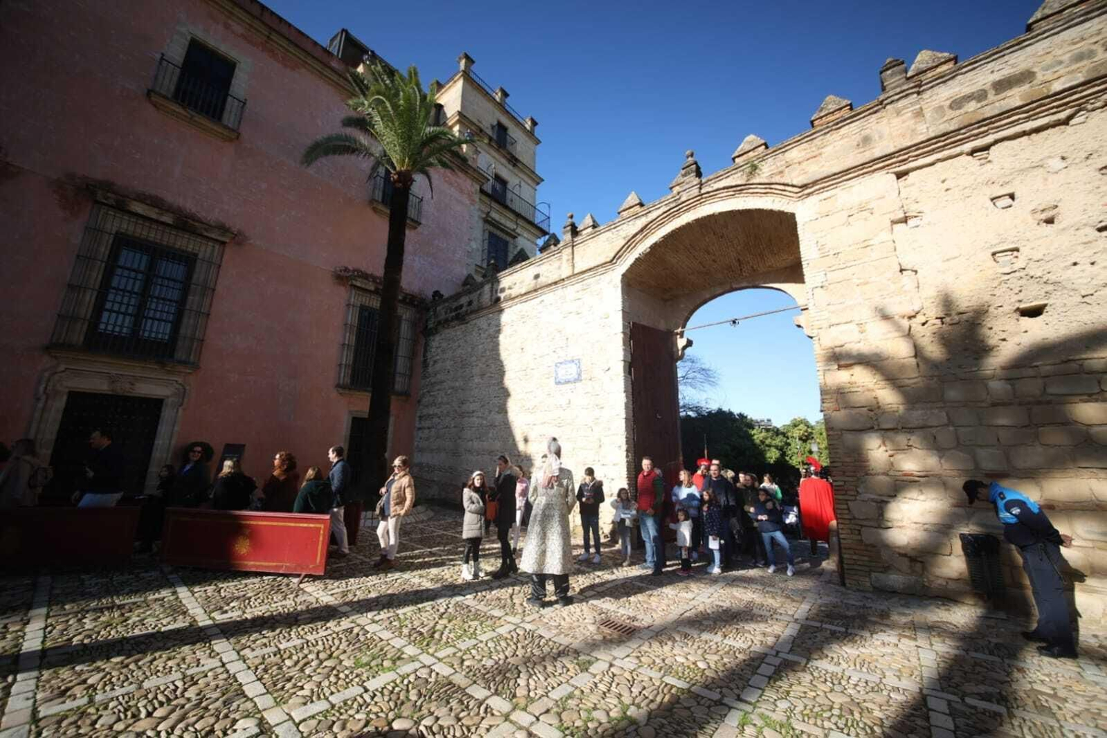 La Cartera Real recoge las cartas de los niños en el Alcázar