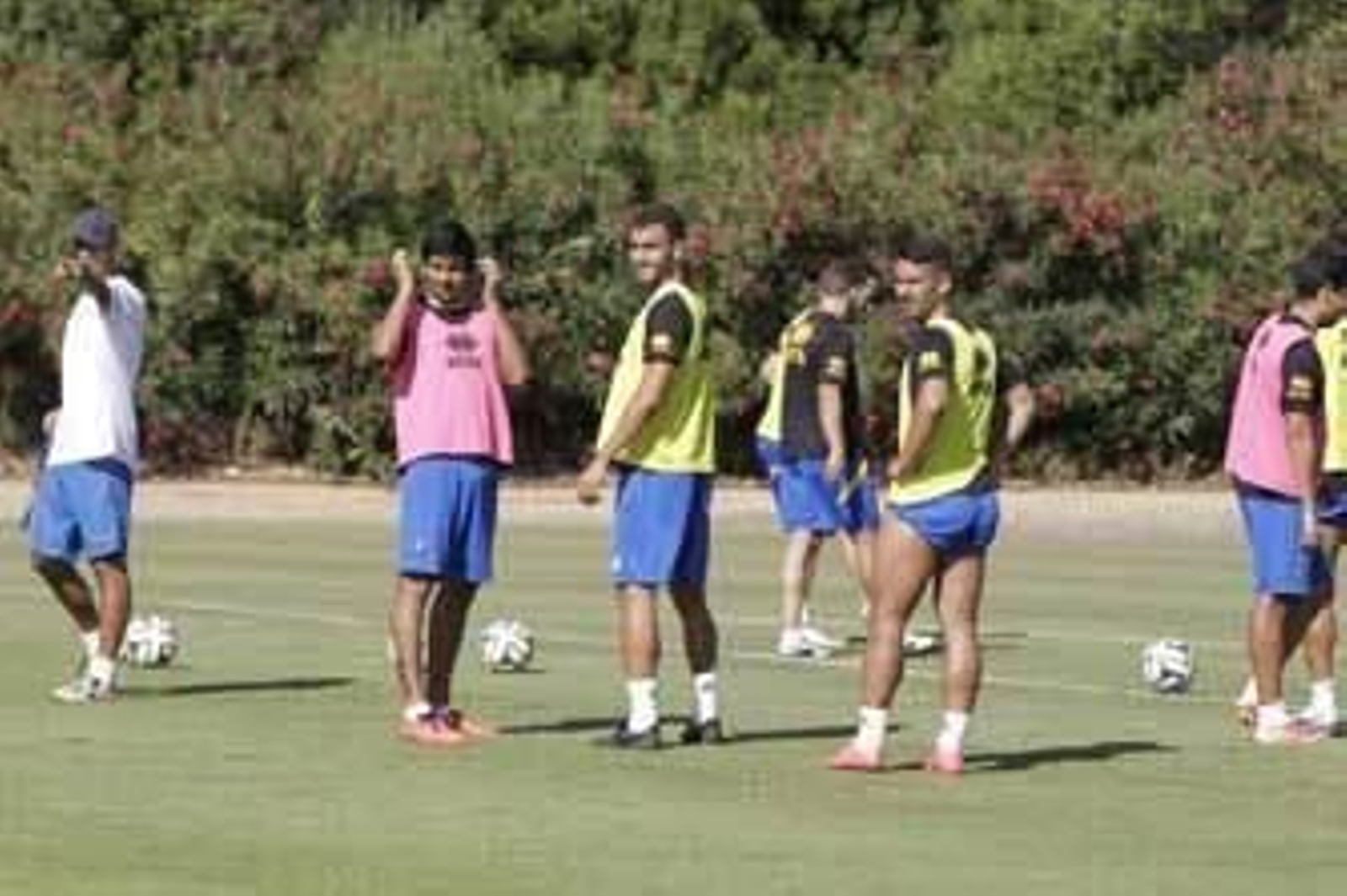 Un grupo de jugadores, durante el entreno de ayer en Montecastillo. /Miguel Ángel González