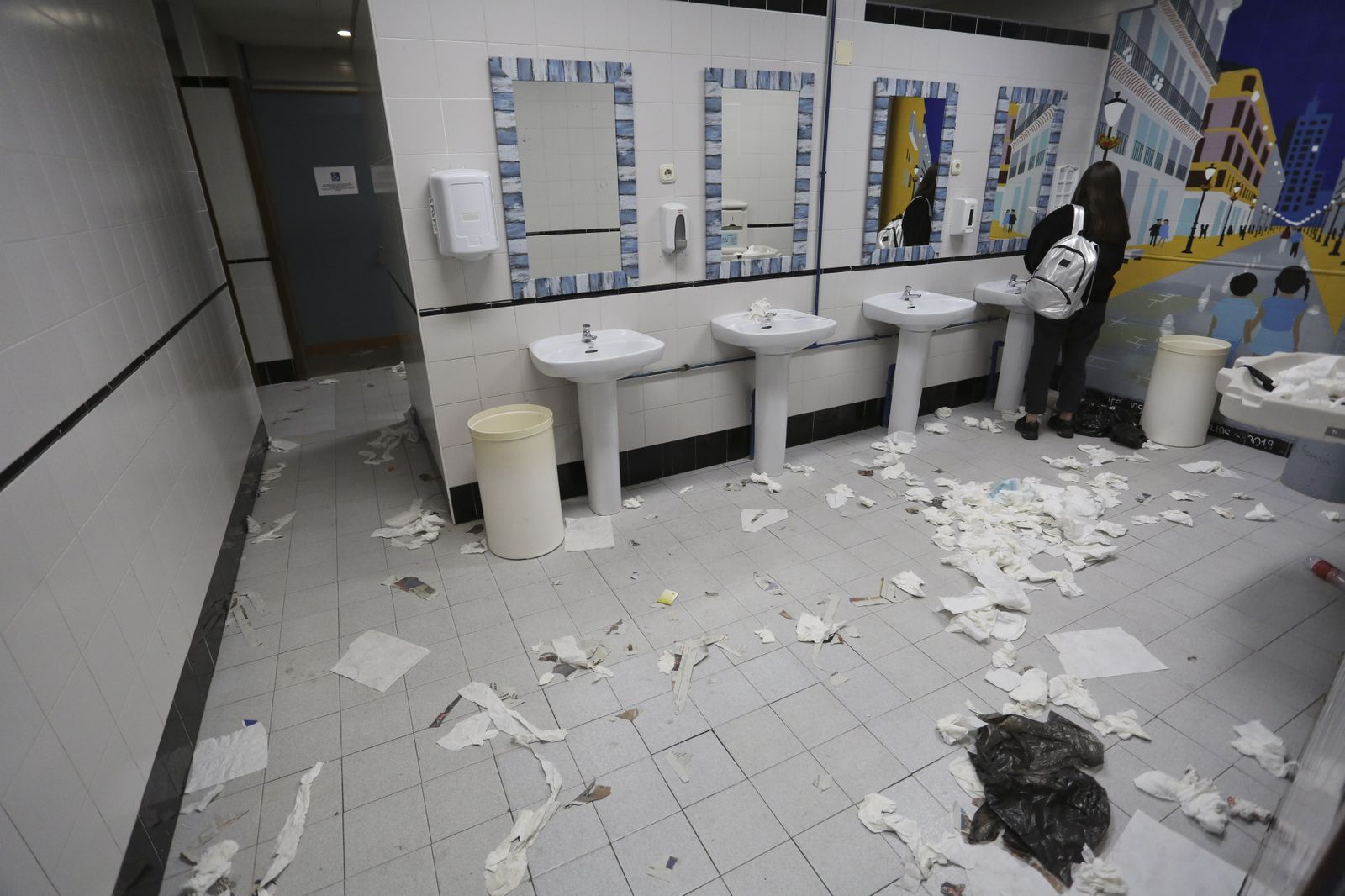 Así están las facultades de la UMA el segundo día de huelga de limpieza