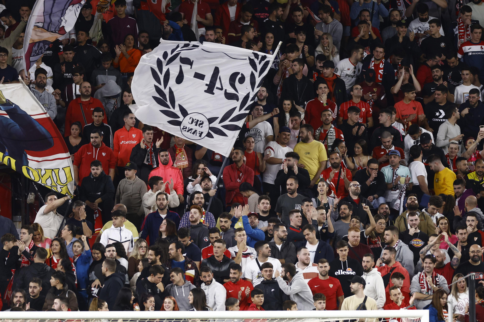 Búscate en las fotos del Sevilla FC-Real Sociedad