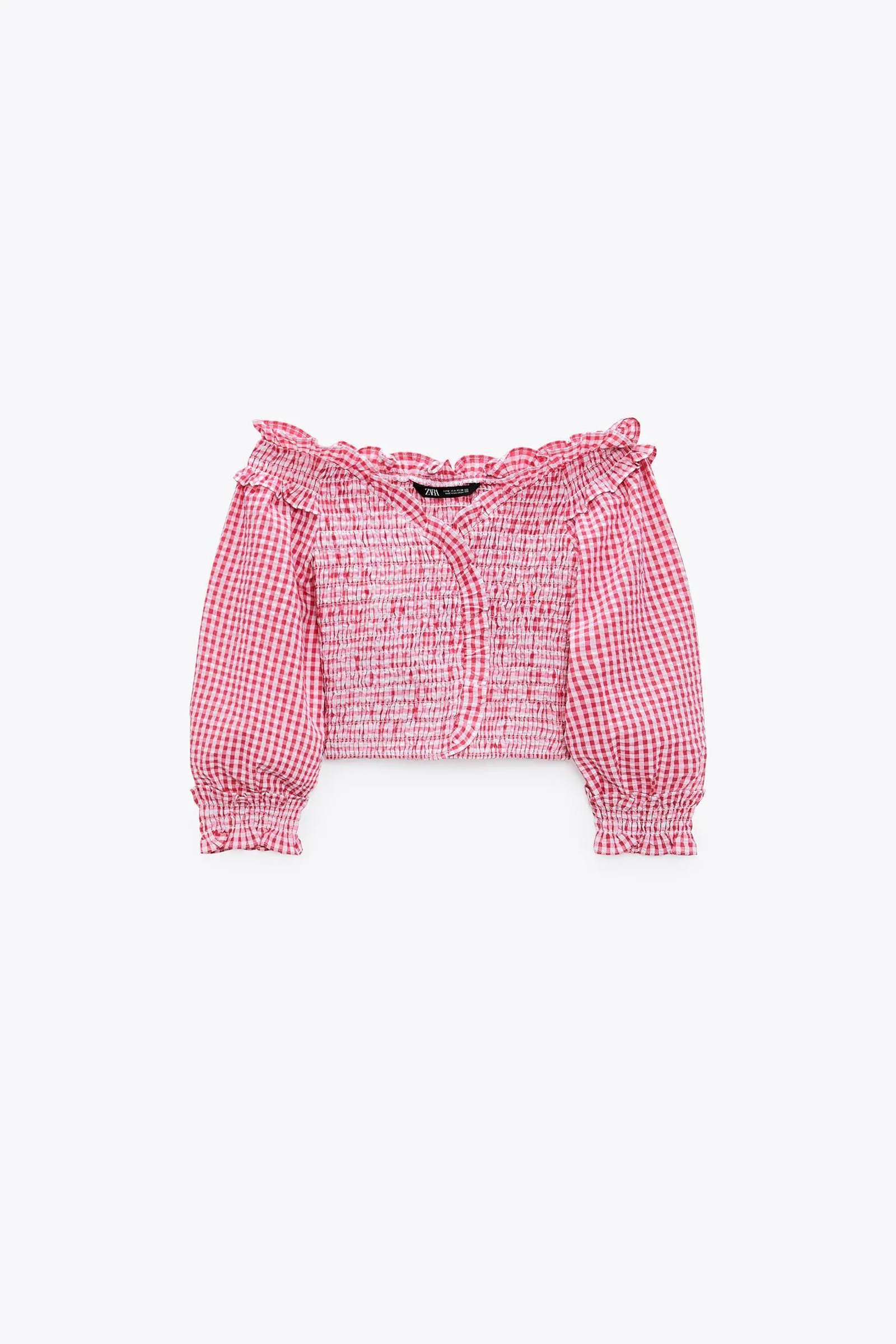 Top rojo de cuadros vichy de Zara.