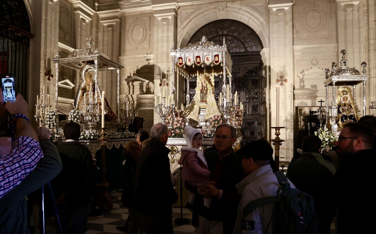 La Virgen de Valme, Consolación y Setefilla ya están en la Iglesia del Sagrario