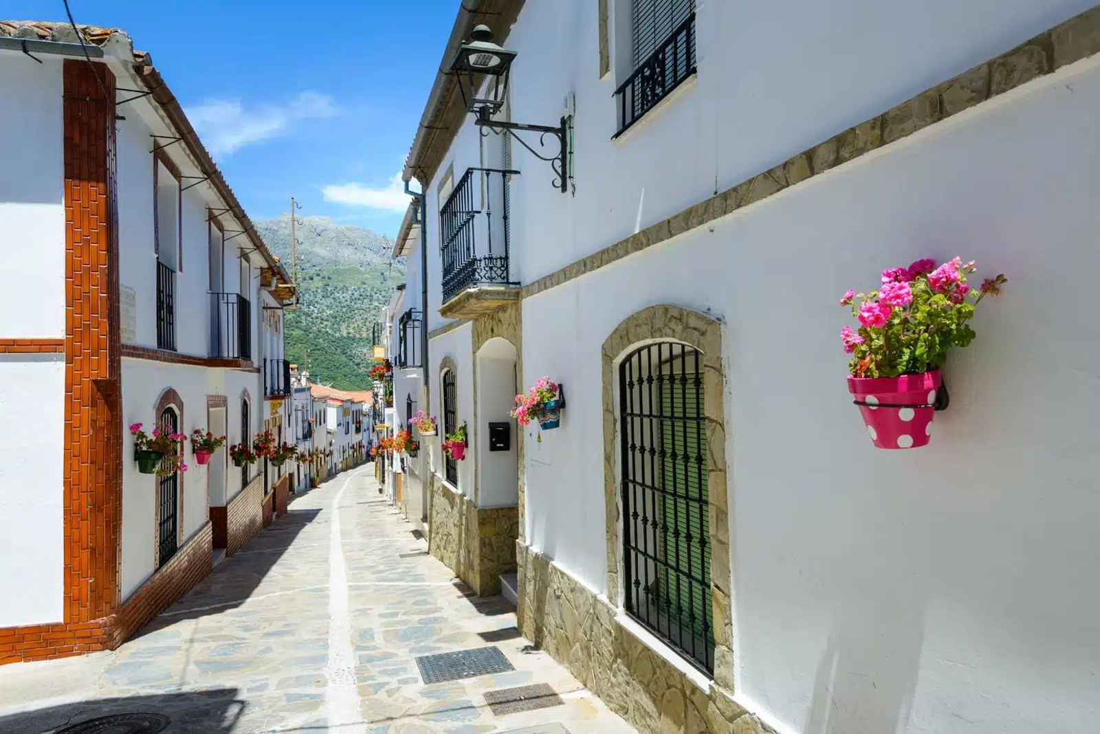 Una de las calles de Jimera de Líbar.