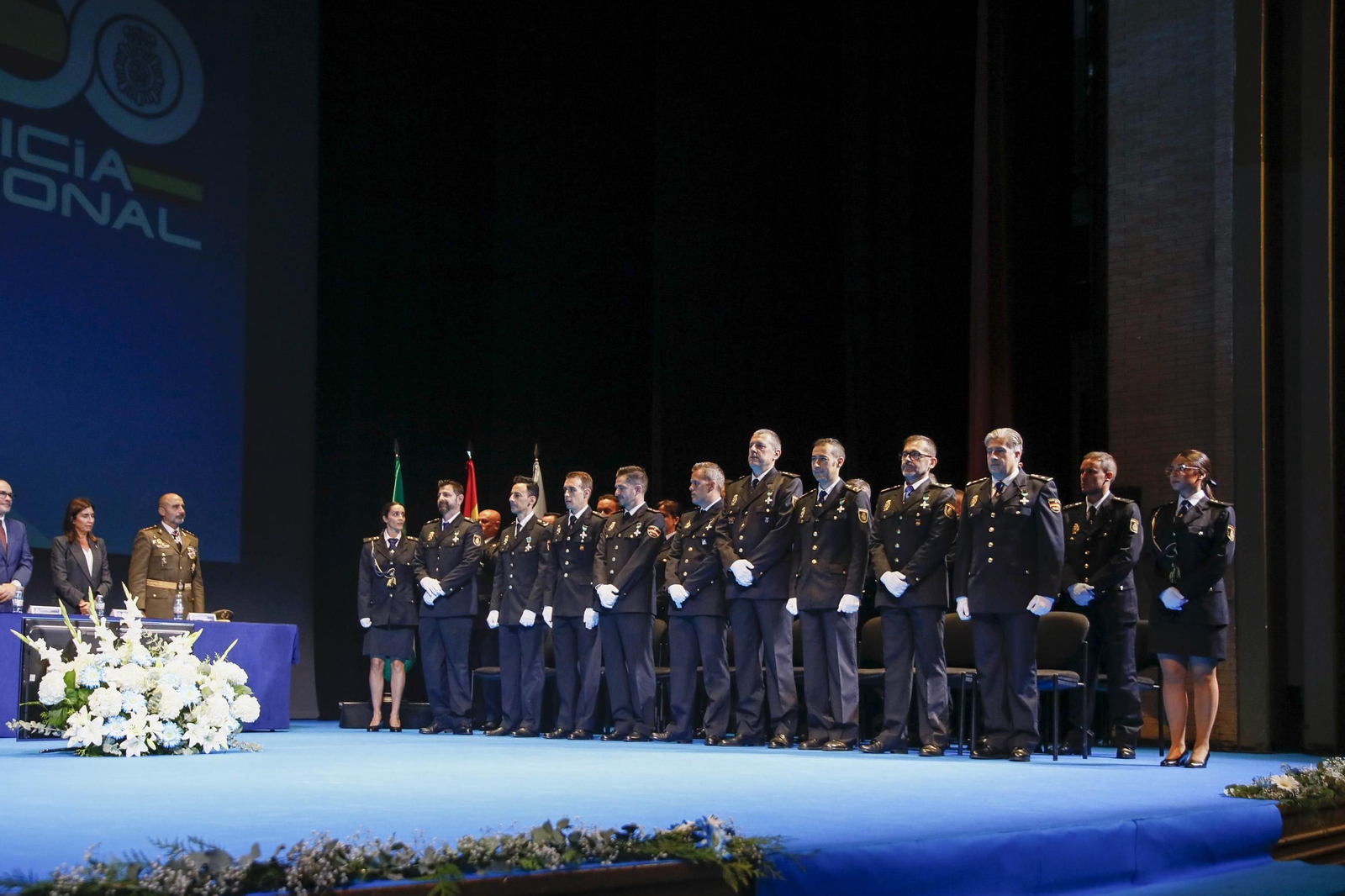 Las imágenes de la celebración del Patrón de la Policía Nacional en Almería, los Santos Ángeles Custodios
