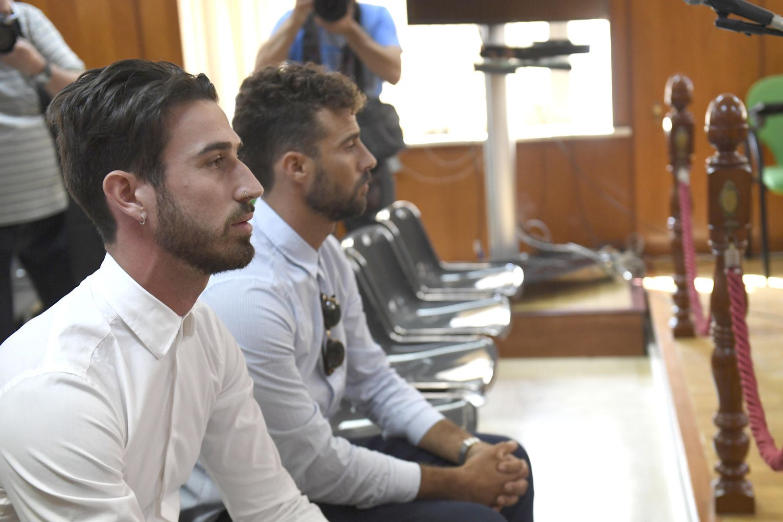 Los dos acusados, en un momento de la vista que se celebró en la Sección Tercera de la Audiencia Provincial de Cádiz.