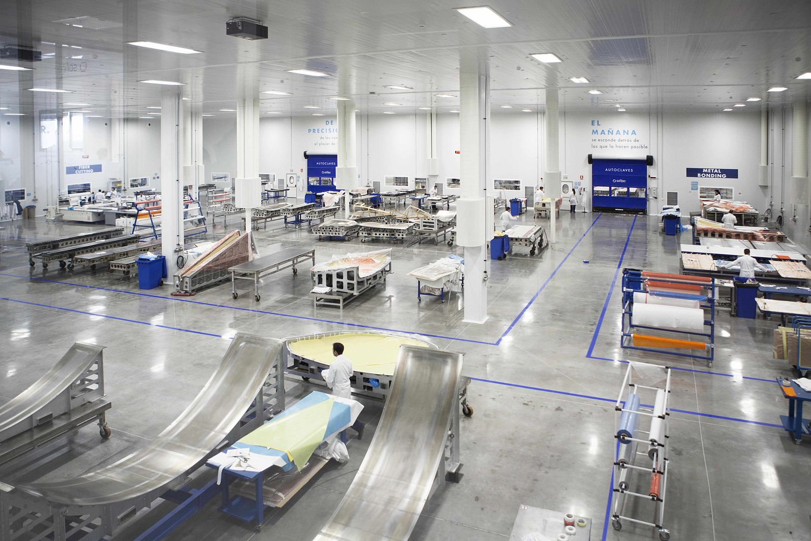 Imagen del interior de una nave de Sofitec.
