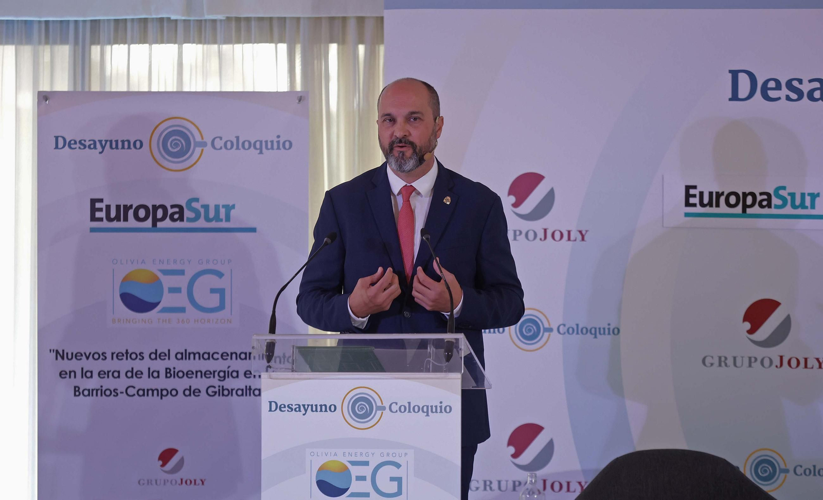 Fotos del Desayuno coloquio Nuevos retos del almacenamiento en la era de la bioenergía en Los Barrios y el Campo de Gibraltar de Europa Sur y Olivia Energy Group