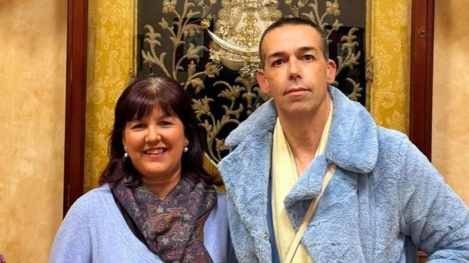 David Calleja, con la hermana mayor de El Rocío.