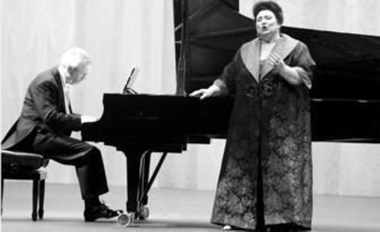 La soprano Cheryl Studer y el pianista Jonathan Alder, durante su actuación este viernes en el Villamarta.