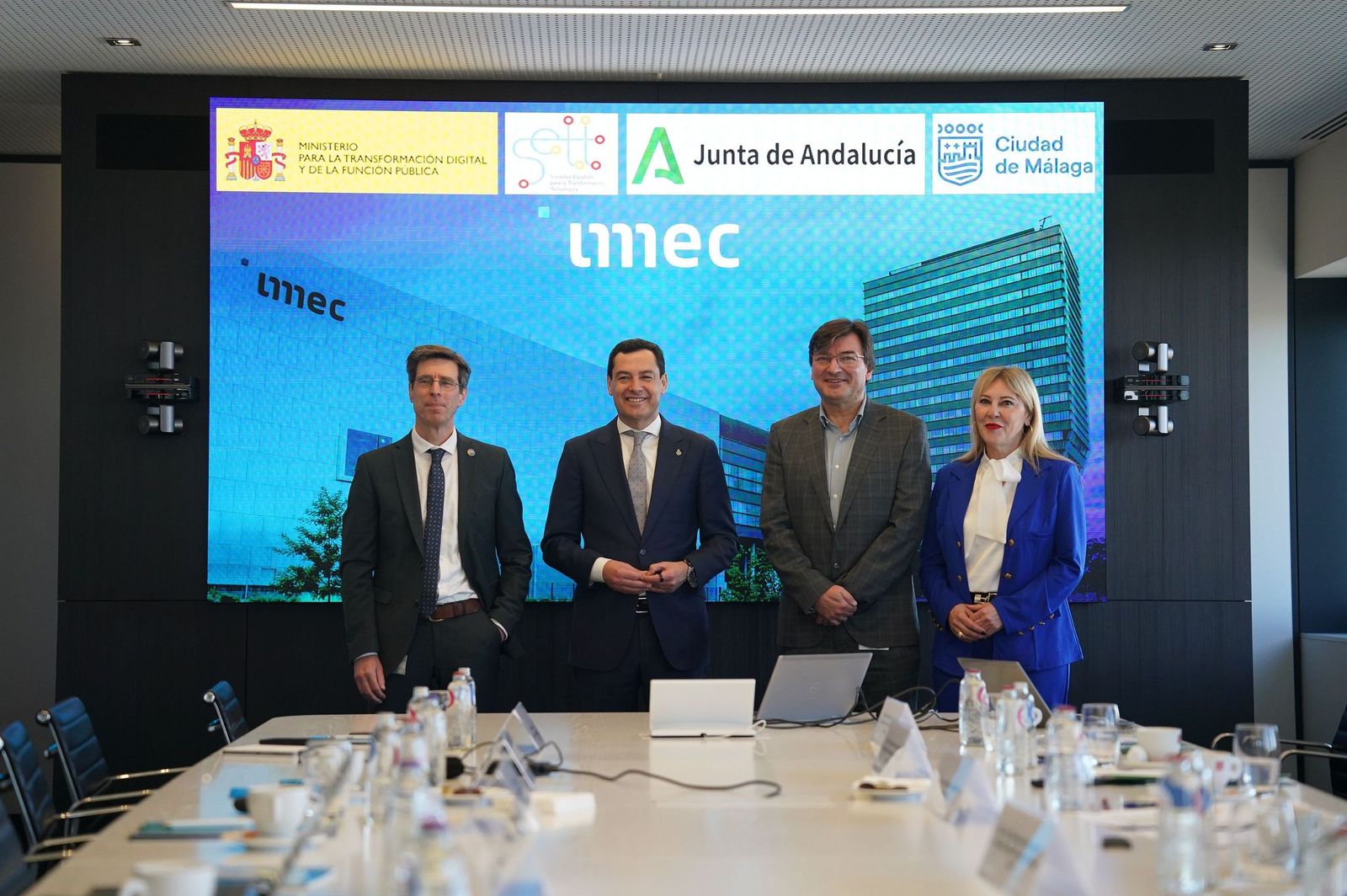 Juanma Moreno, presidente de la Junta de Andalucía, visita IMEC en Lovaina.
