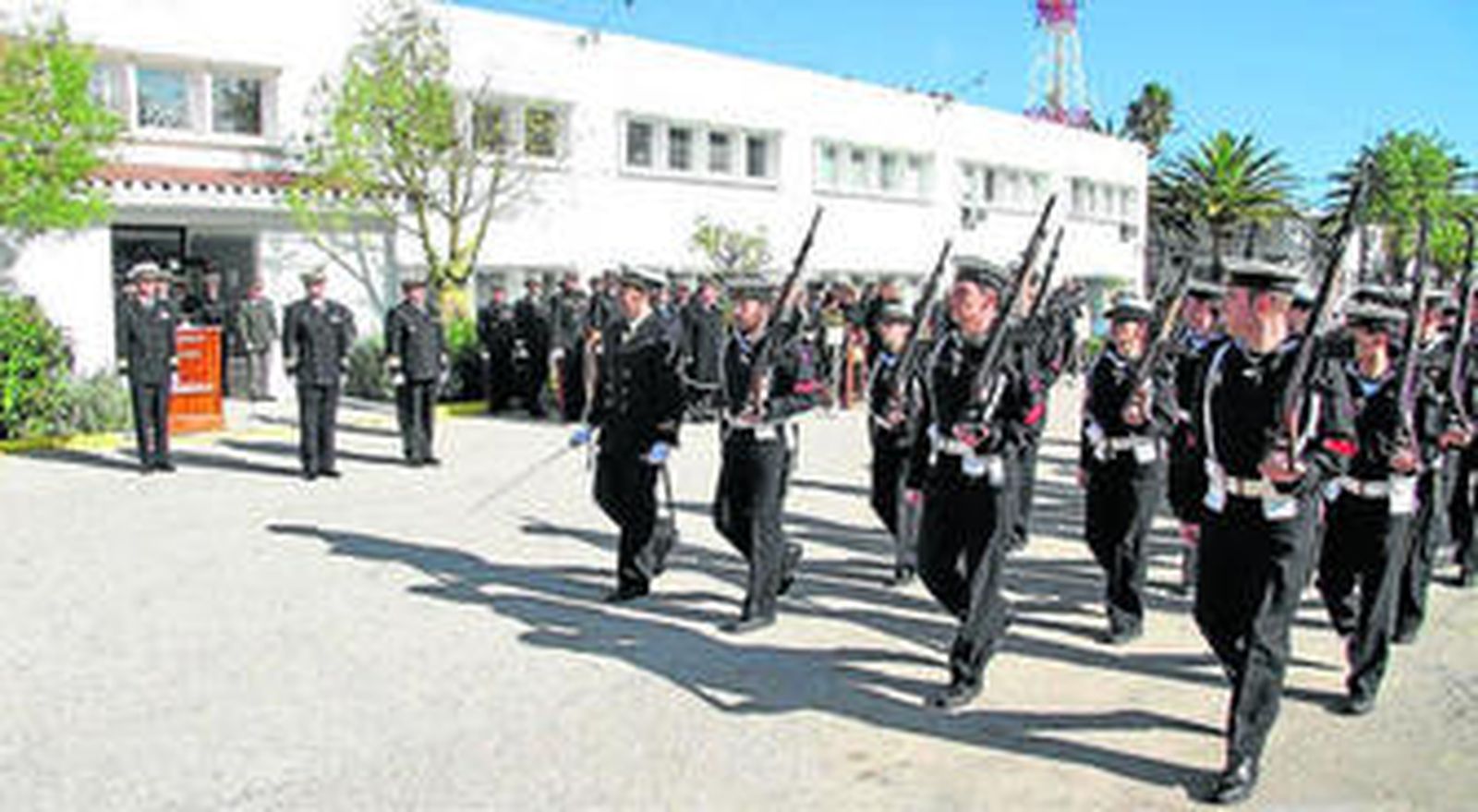 Un momento de acto de toma de posesión celebrado en la Base Naval de Rota.