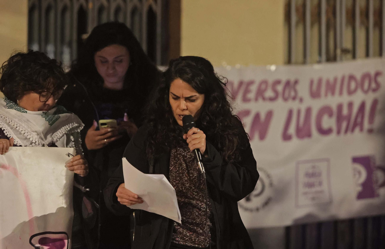 Fotos de la concentración por el 25 N de Marea Violeta en Algeciras