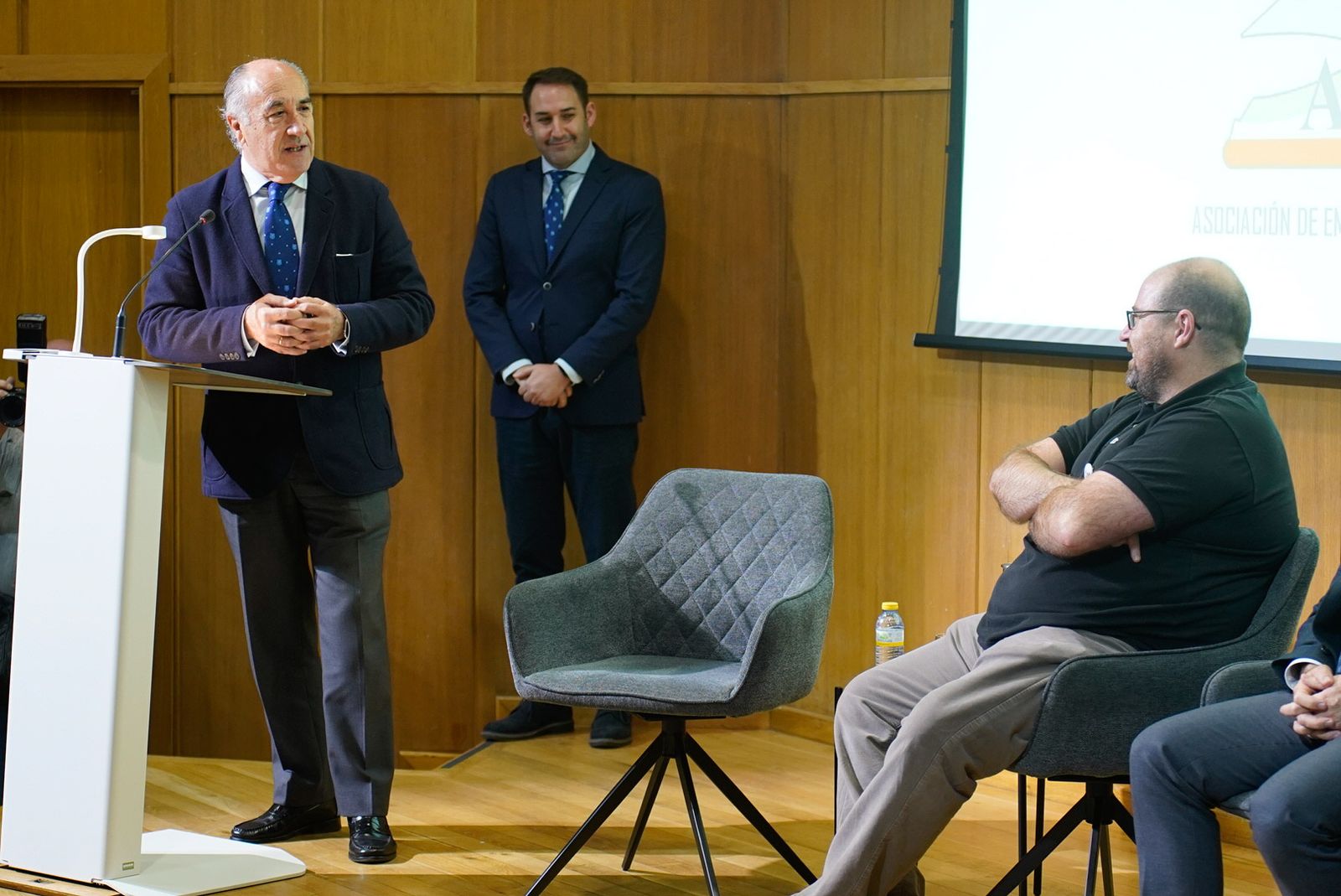 Fotos de la entrega del reconocimiento a Asier Unciti