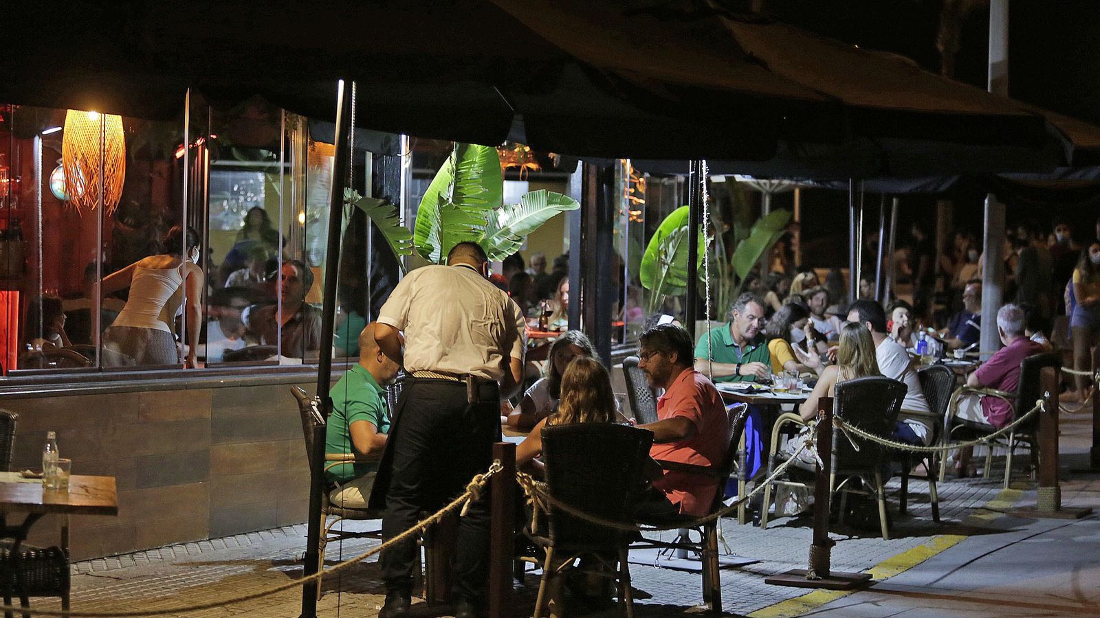 Terraza de un local de copas el pasado viernes por la noche.