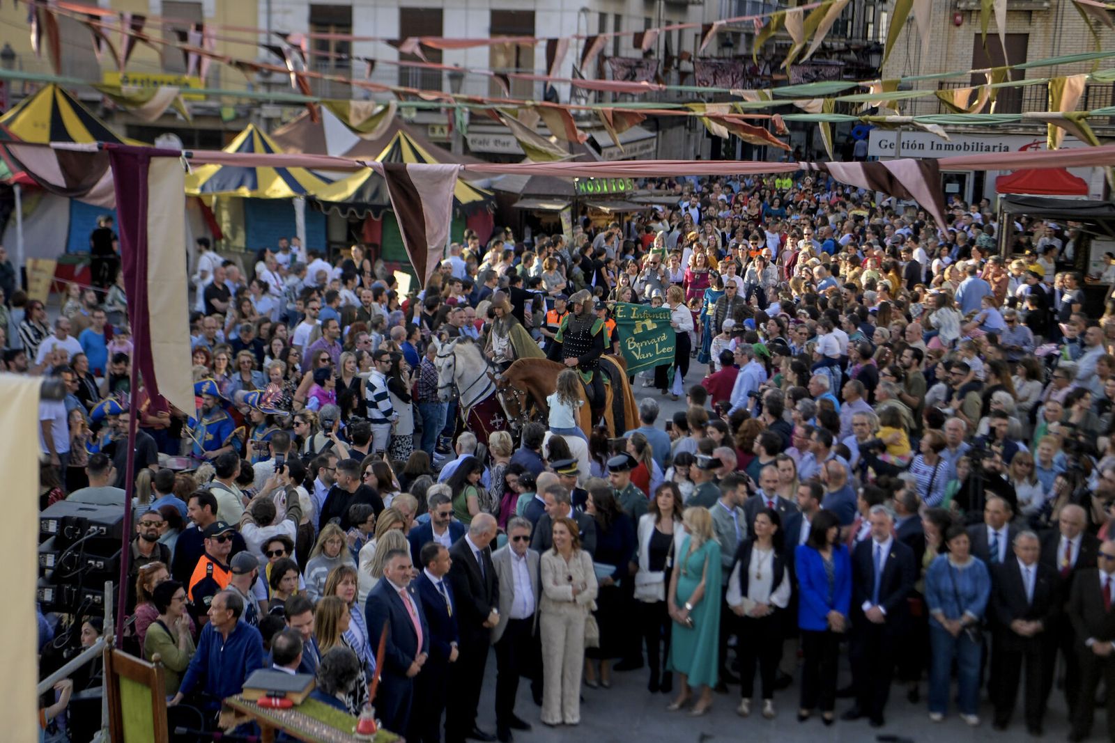 Fotos: Cristóbal Colón y los Reyes Católicos inauguran las Capitulaciones de Santa Fe