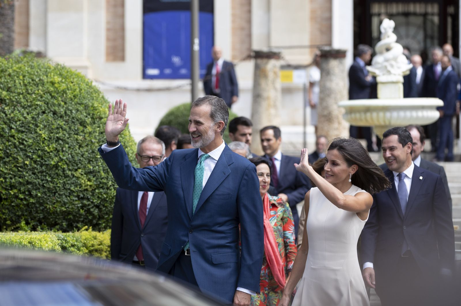 La visita de los Reyes a la exposición 'El viaje más largo', en imágenes