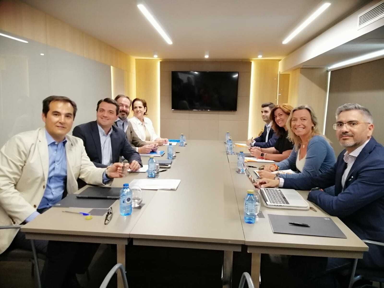 Un momento de la primera reunión de la mesa negociadora, celebrada el próximo martes.