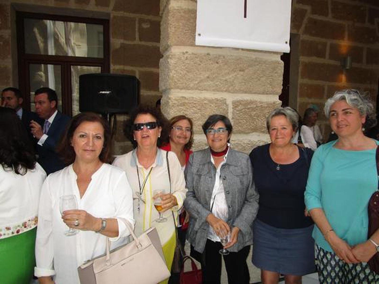 Carmen González, Cuca de la Cruz, Rosa Jaén, Charo Rizo, Inma Gavira y Concha García, durante el cóctel en la Casa de Iberoamérica.

Foto: Ignacio Casas de Ciria