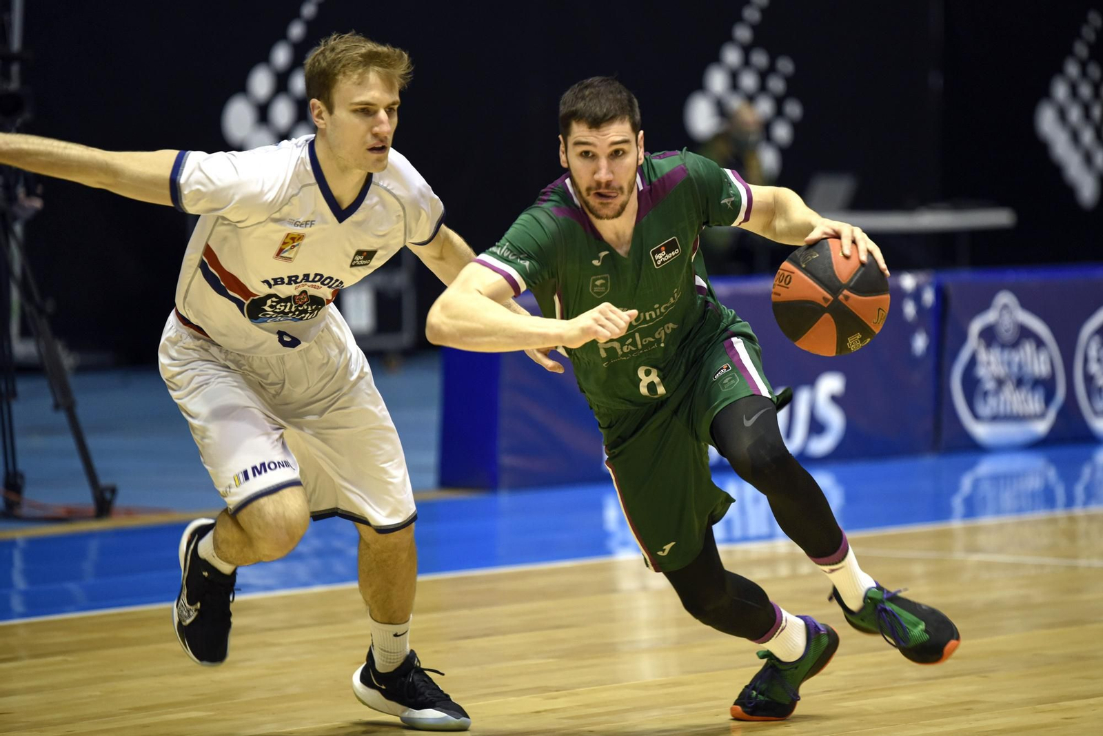 El Monbus Obradoiro - Unicaja Baloncesto, en fotos