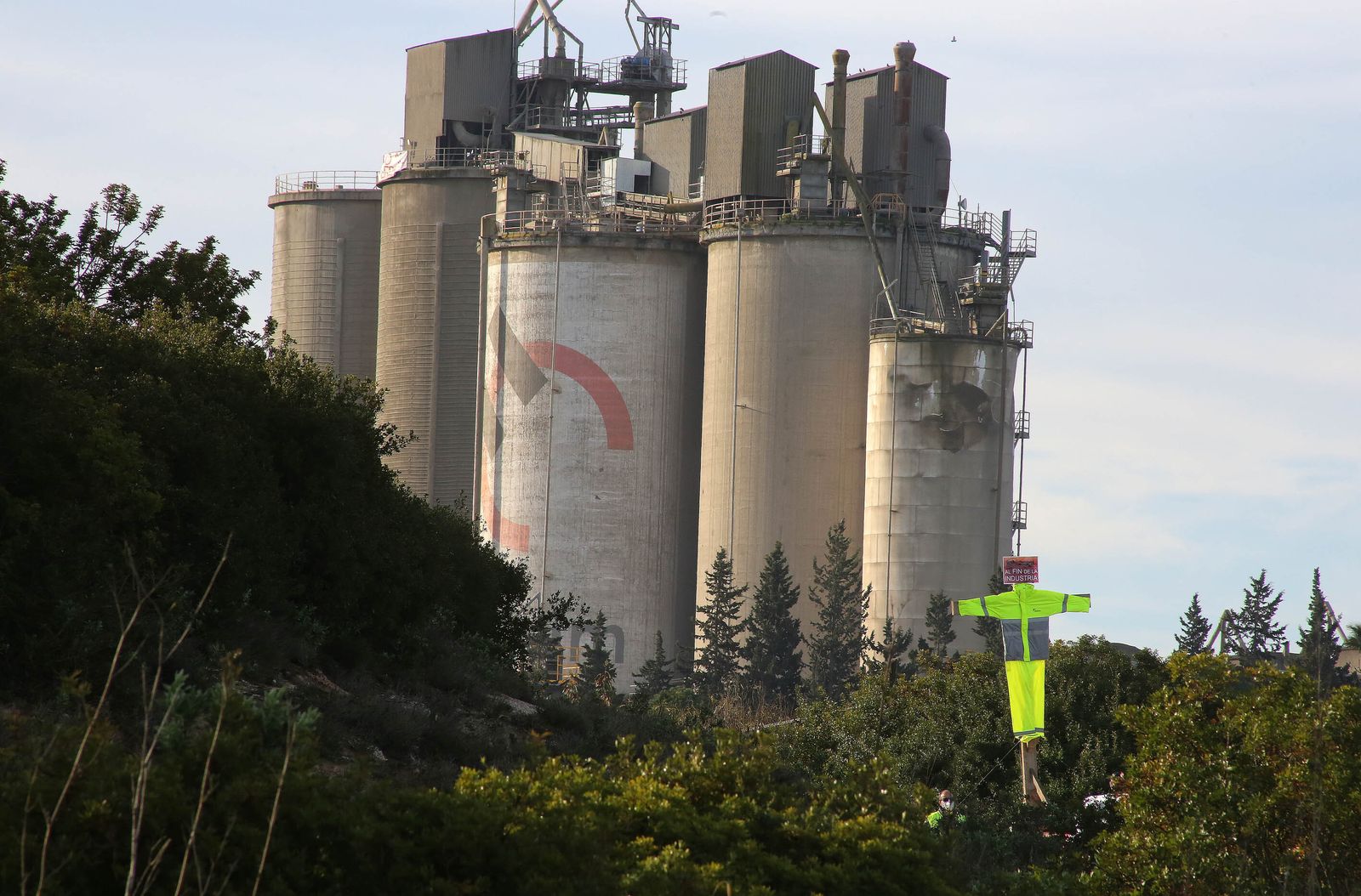 Marcha de los trabajadores contra el ERE de Holcim en Jerez