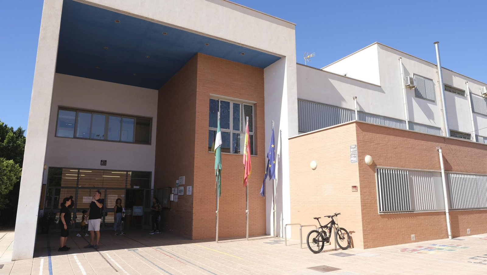 El curso escolar empieza en el Colegio Ginés Morata de Almería, en imágenes