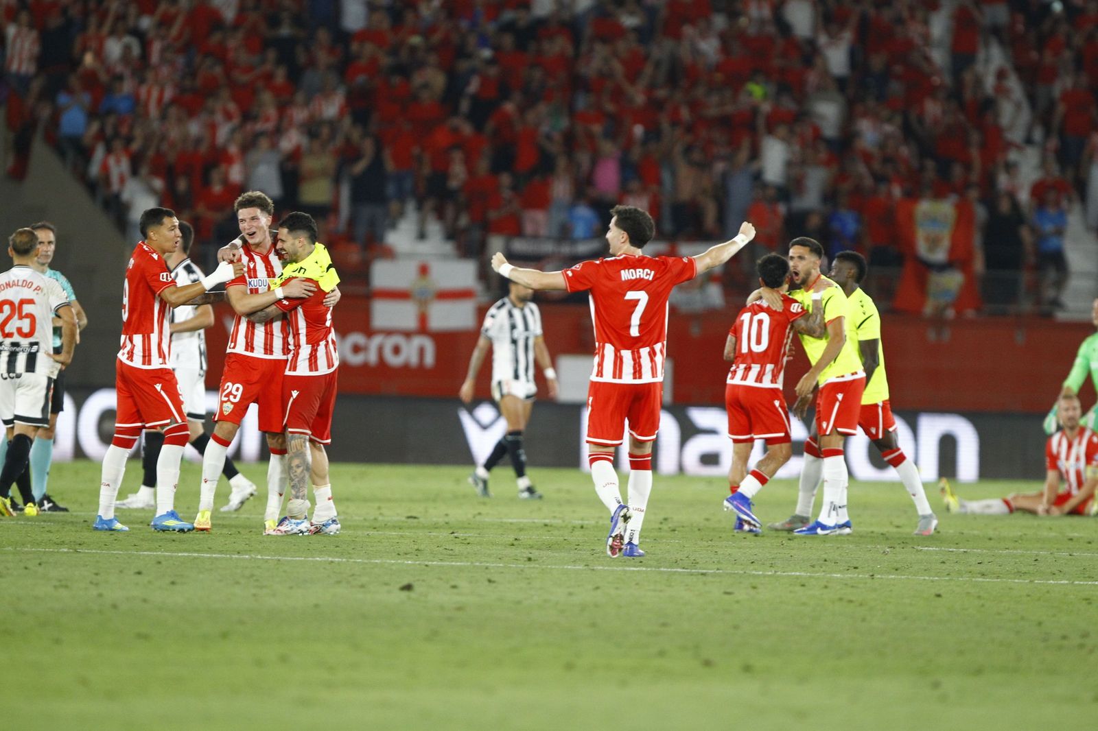 El Almería busca unirse a la lista de doblete de ascensos a Primera en ...