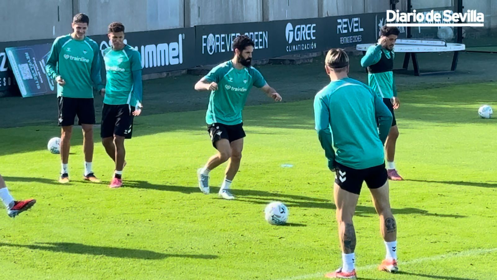 Así ha sido el primer entrenamiento de Isco con el Betis
